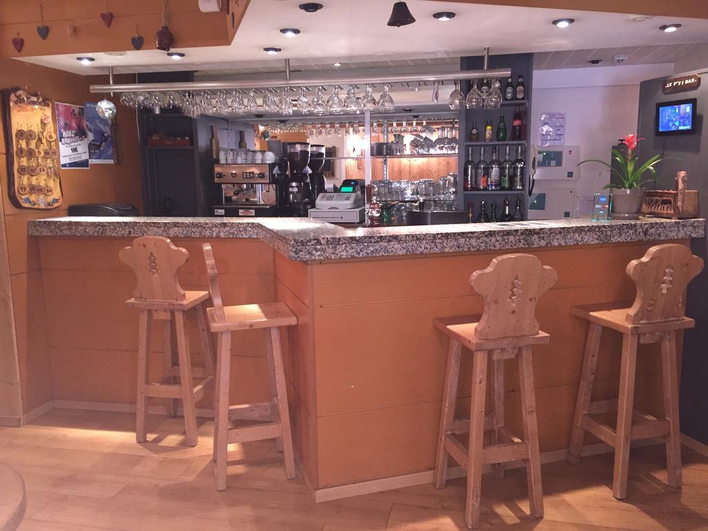 Hotel Les Combelles Chatel Luaran gambar