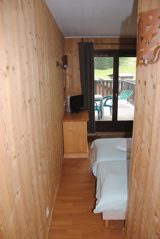 Hotel Les Combelles Chatel Luaran gambar