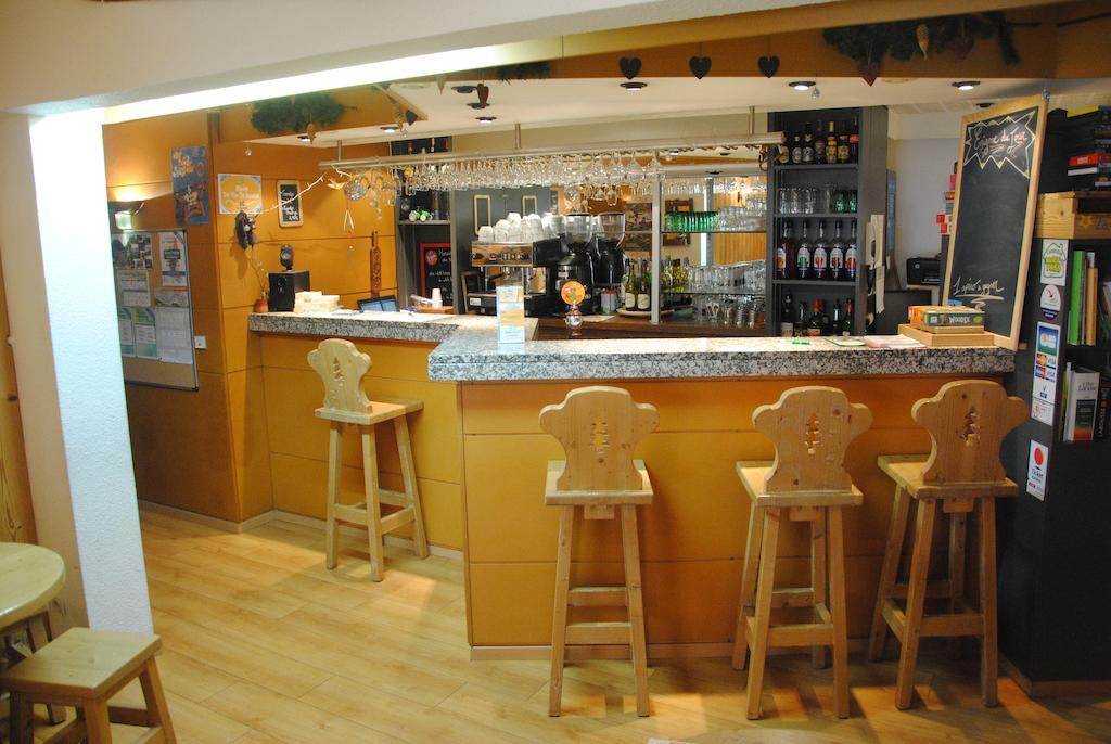 Hotel Les Combelles Chatel Luaran gambar