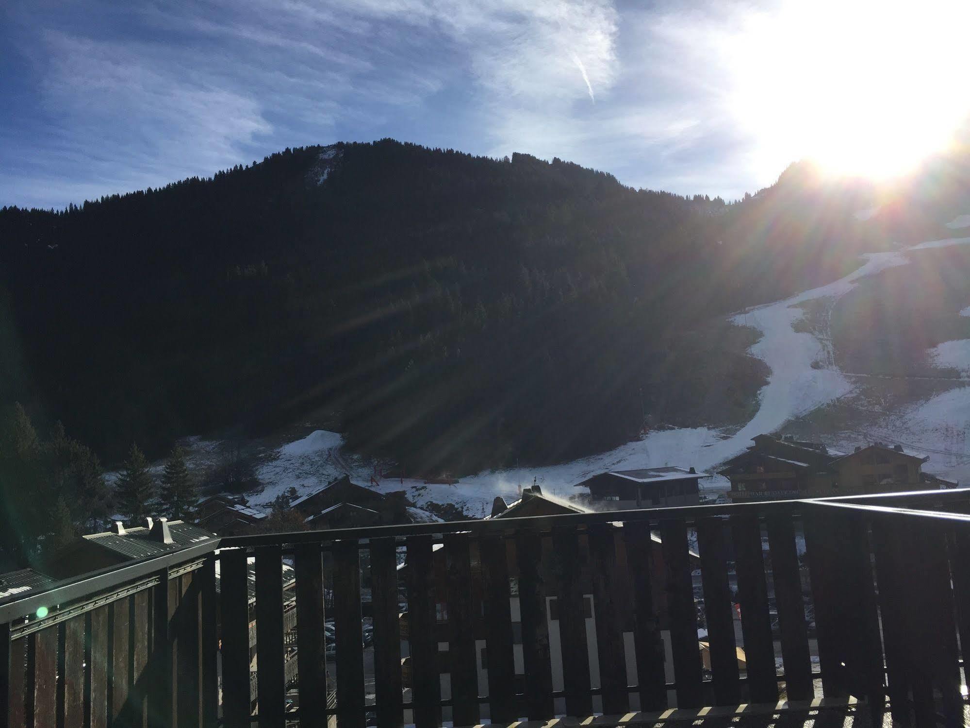 Hotel Les Combelles Chatel Luaran gambar