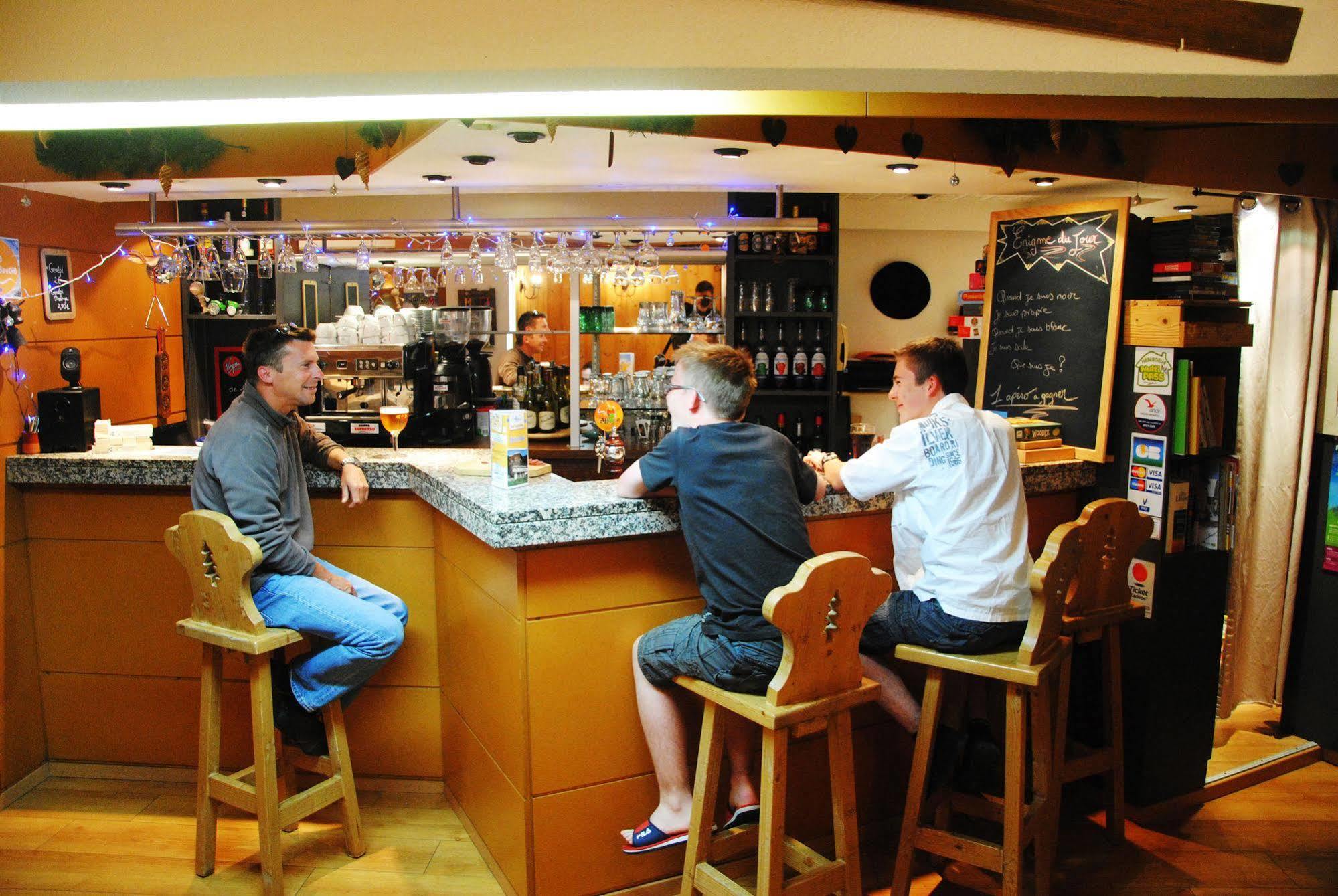 Hotel Les Combelles Chatel Luaran gambar